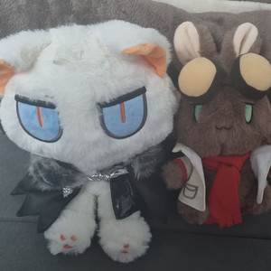 명일방주 실버애쉬 쿠리어 인형