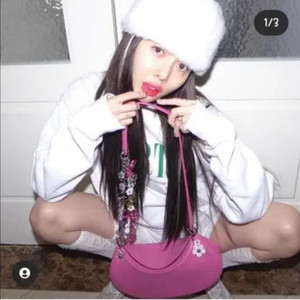 Samo Ondoh 세이모온도 핑크 애플백 S (현아