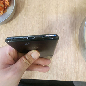 갤럭시s21+ 256G 블랙 흑점 있어요
