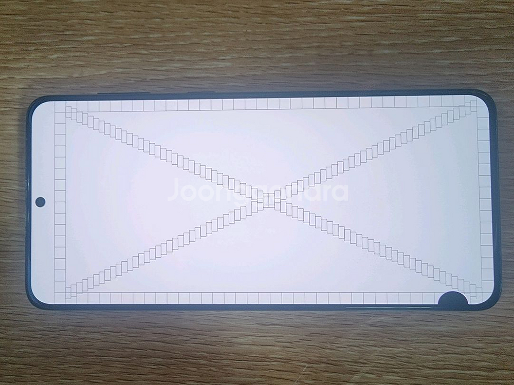 갤럭시s21+ 256G 블랙 흑점 있어요--9