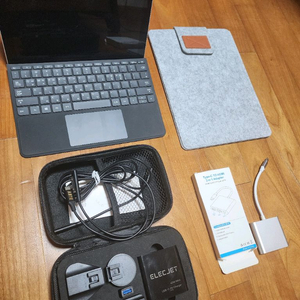 서피스 고 (8G램/128G /배터리100%)