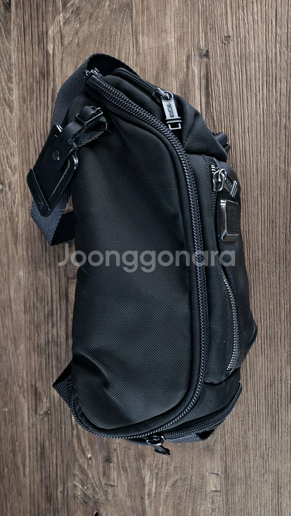 투미 알파 브라보 켈리 슬링백--1