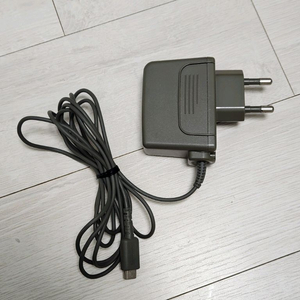 닌텐도 DS lite 전용 정품충전기 판매합니다