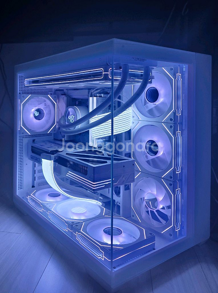 9800X3D RTX5080 올화이트 본체 팝니다--1