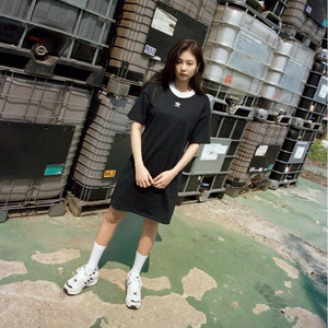 아디다스 프레포일 원피스 (제니 착용)