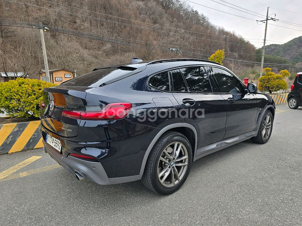 BMW X4 m스포츠 X 21년--6
