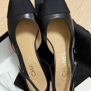 샤넬 슬링백 34.5 블랙 펌프스