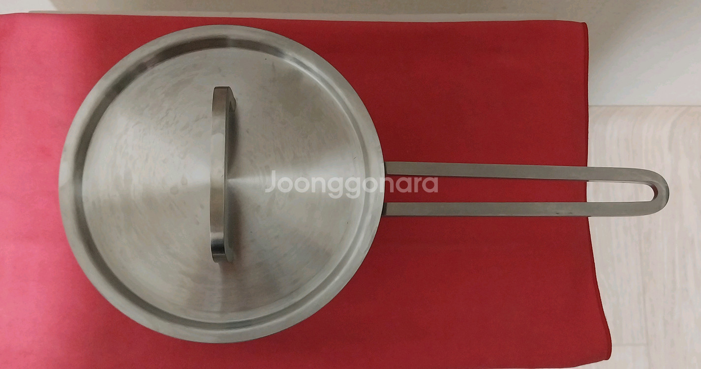 (미사용)헹켈 즈윌링모먼트 편수냄비 팝니다(16cm)--2