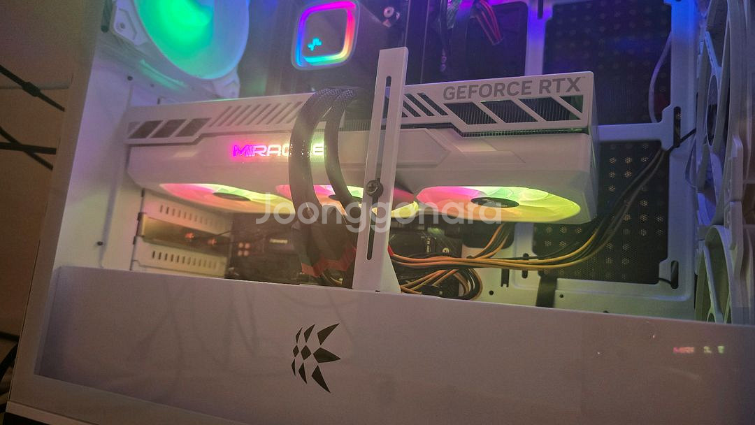 이엠텍 미라클 rtx 5080 화이트 led--1