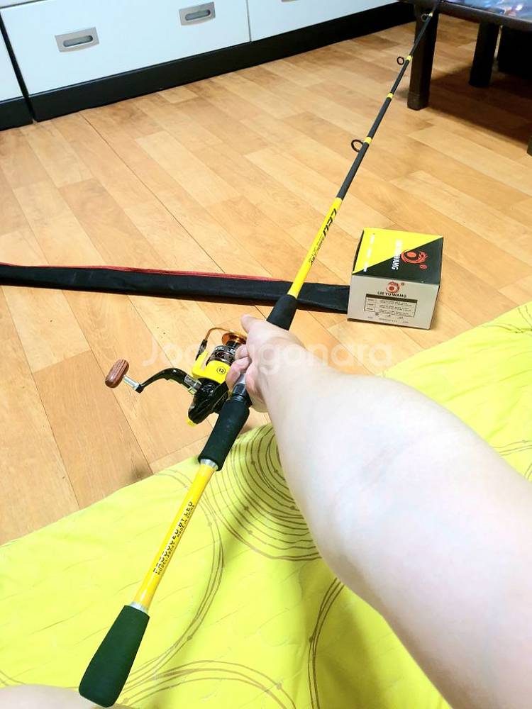 루어낚시대 2대 세트 낚시 낚시대 루어대 민물낚시대--1