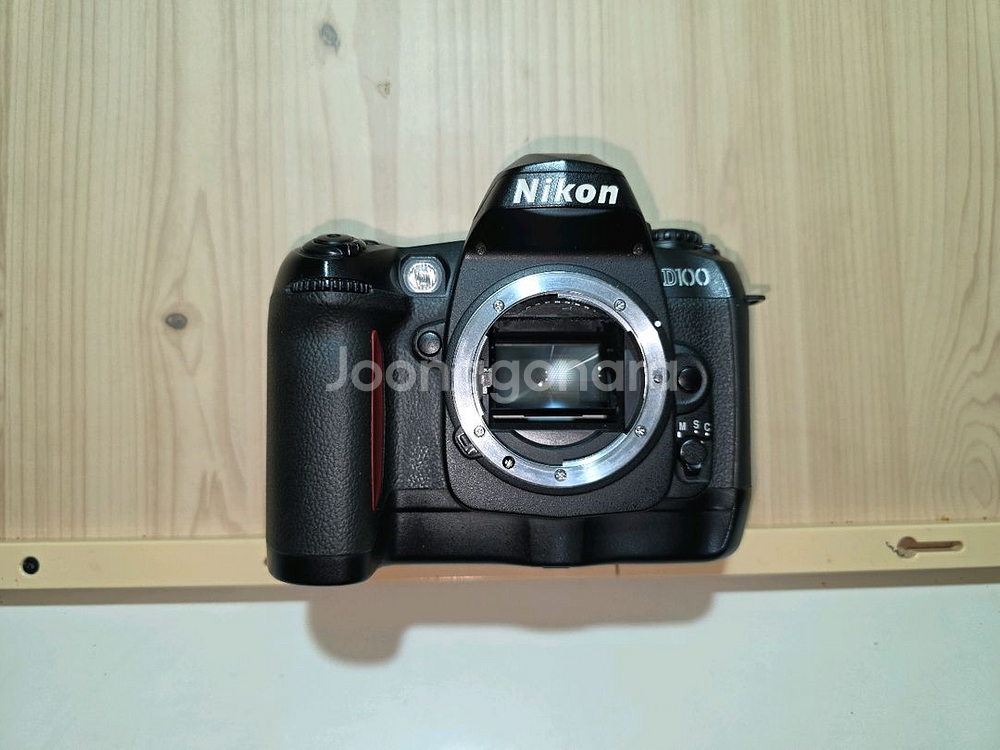 니콘 DSLR D100 바디, 세로그립, 배터리 다수--0