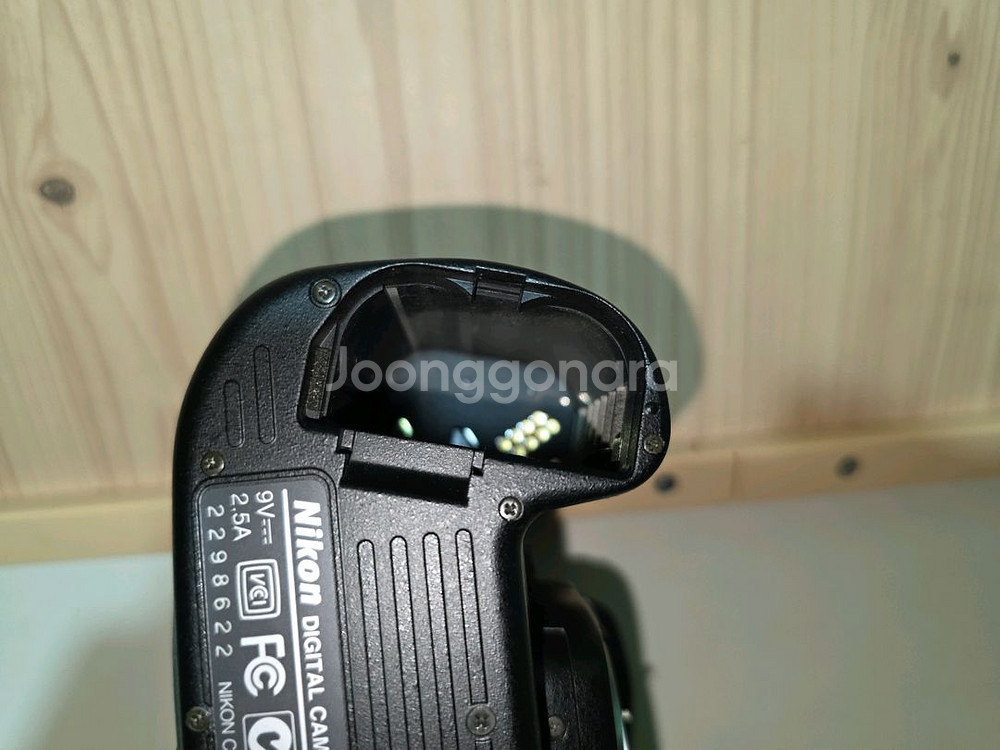 니콘 DSLR D100 바디, 세로그립, 배터리 다수--2