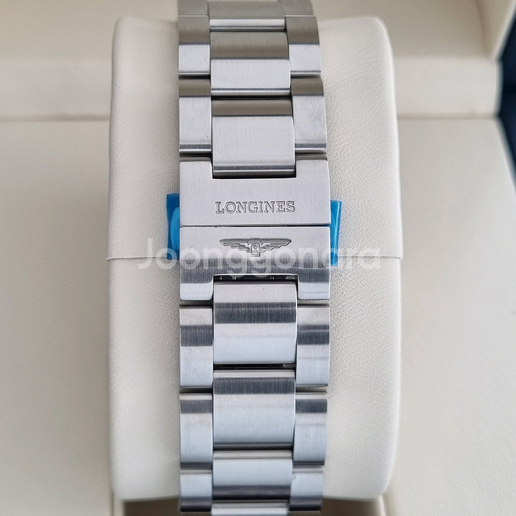 론진 콘퀘스트 V.H.P GMT 43mm 카본 다이얼--2