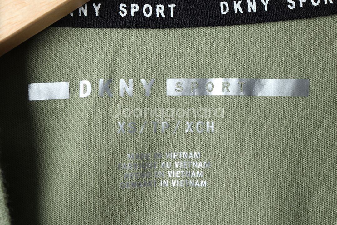 W(XS) DKNY 디케이앤와이 도나카란 반팔 티셔츠--3