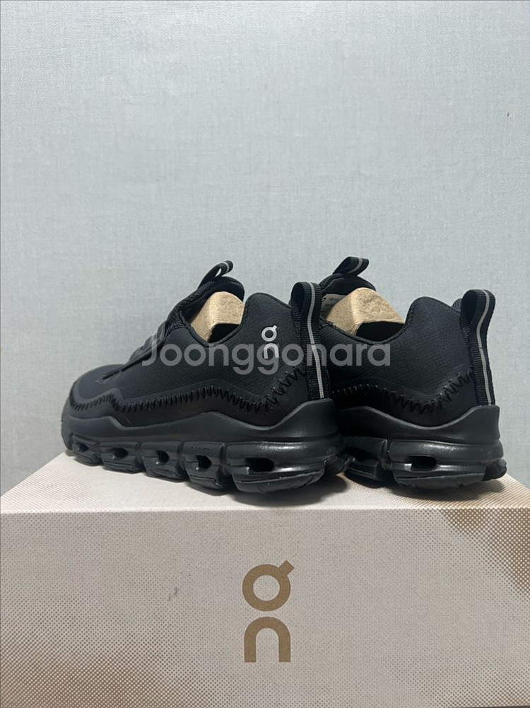 [새상품] 온 러닝 클라우드어웨이 올 블랙 250--1
