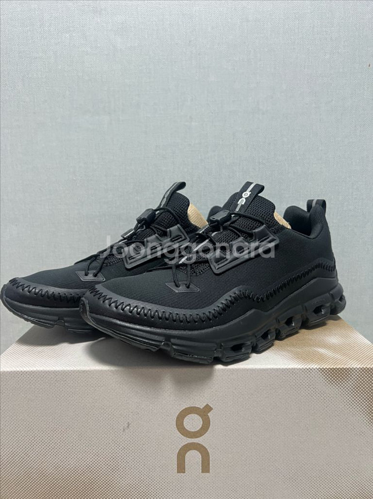 [새상품] 온 러닝 클라우드어웨이 올 블랙 250--0