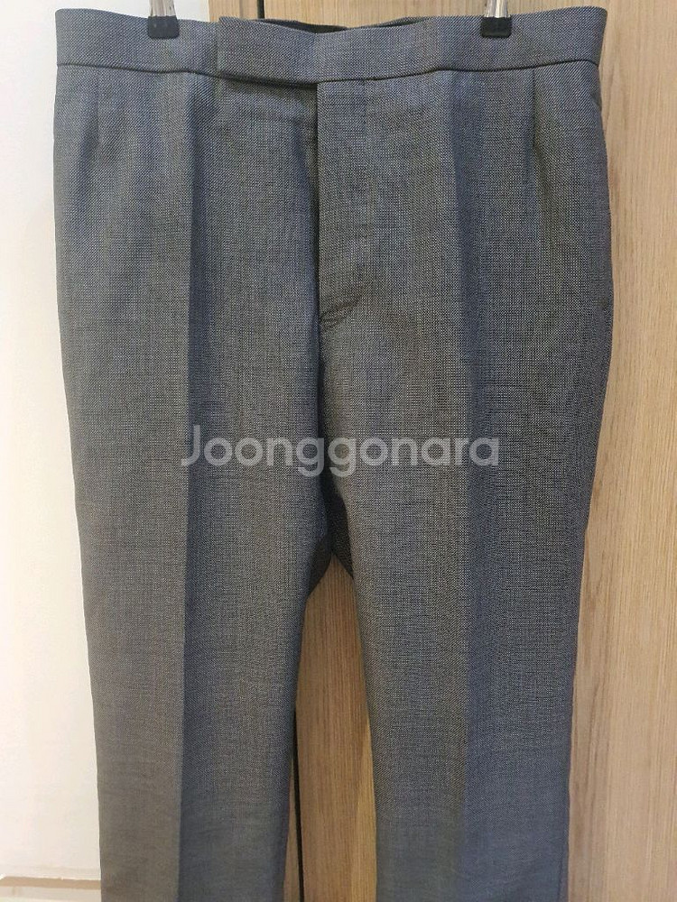 톰브라운 남성 모100% 슬랙스 바지 판매합니다!--0