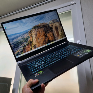 144hz 17.3인치 RTX4060 게이밍 노트북
