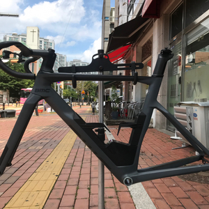 23 비엠씨 타임머신 R01 / 로드 프레임