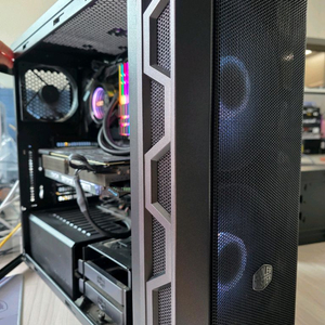 i7-9700K RTX2080TI 고사양 본체 팝니다
