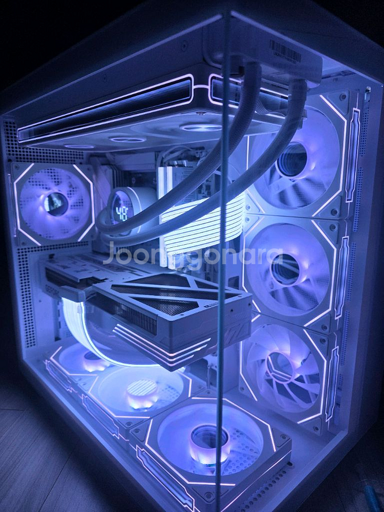 라이젠7 9800X3D 5080 새상품 팝니다--0