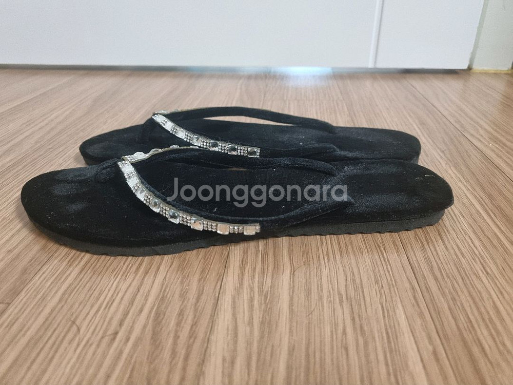새것 블랙 벨벳 큐빅 장식 쪼리 샌달 샌들 230--2