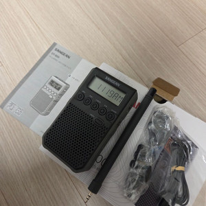 산진 DT800 라디오 팝니다.