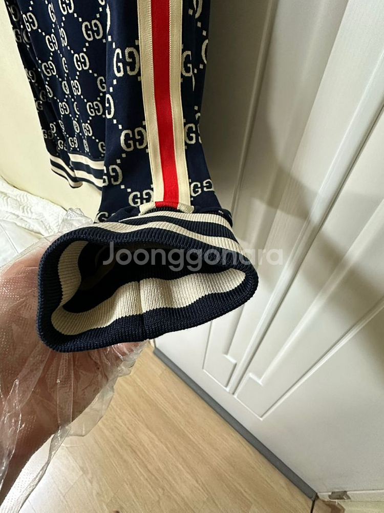 구찌 트레이닝 상의 팝니다 xxl--4