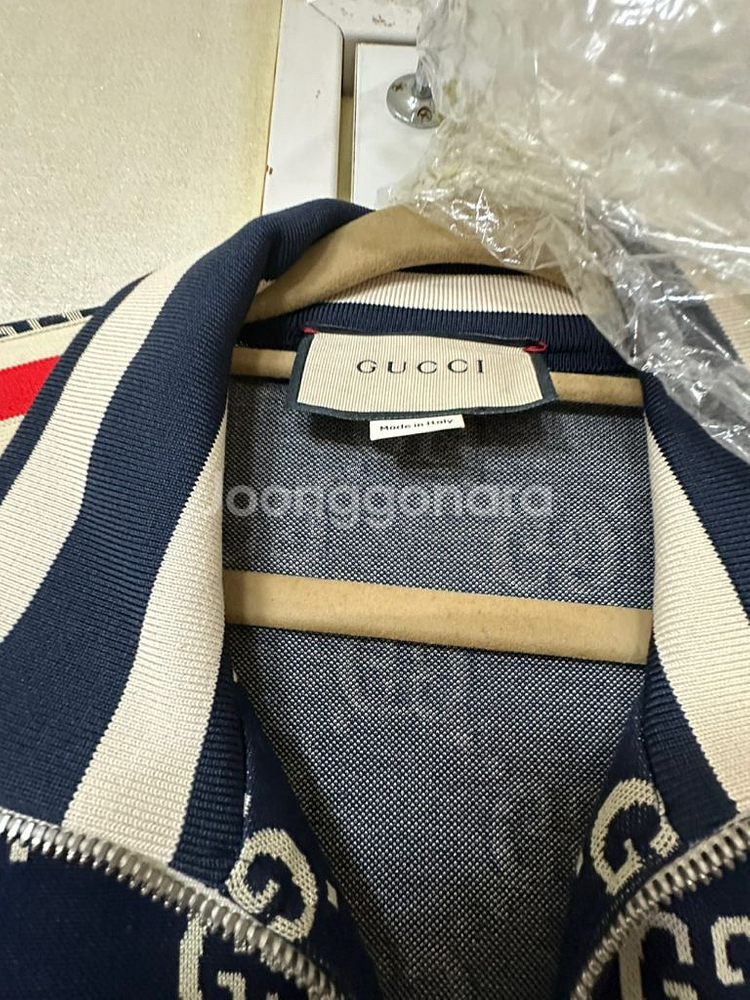 구찌 트레이닝 상의 팝니다 xxl--5