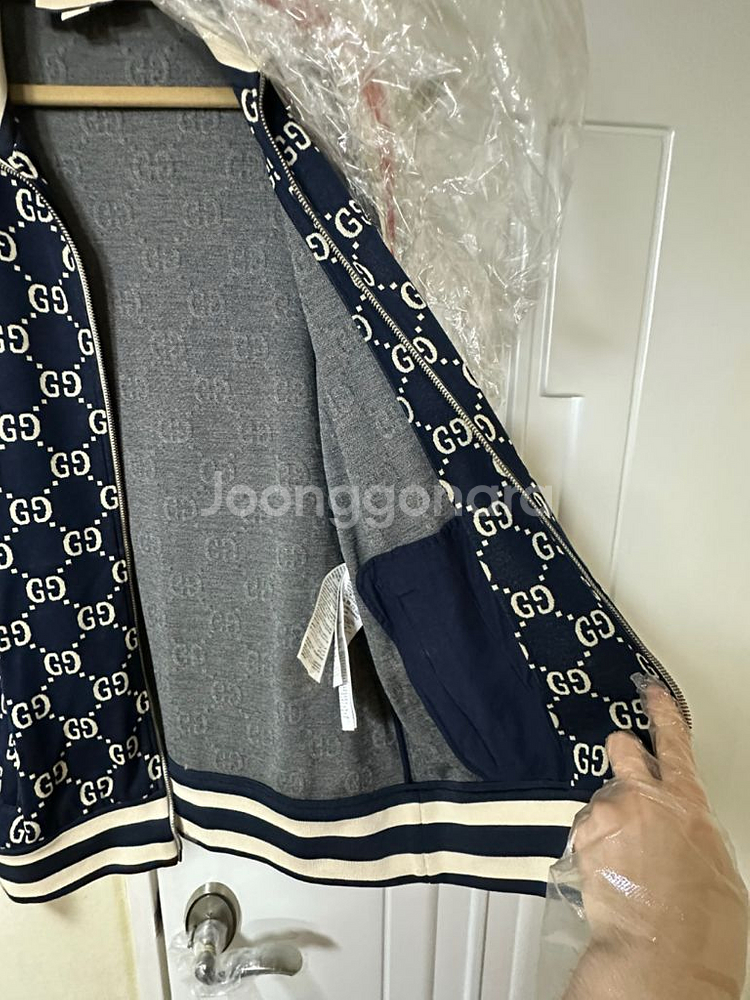 구찌 트레이닝 상의 팝니다 xxl--7