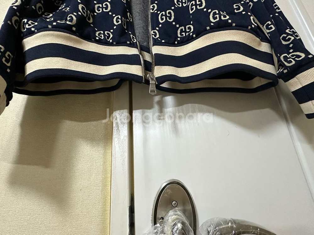 구찌 트레이닝 상의 팝니다 xxl--9