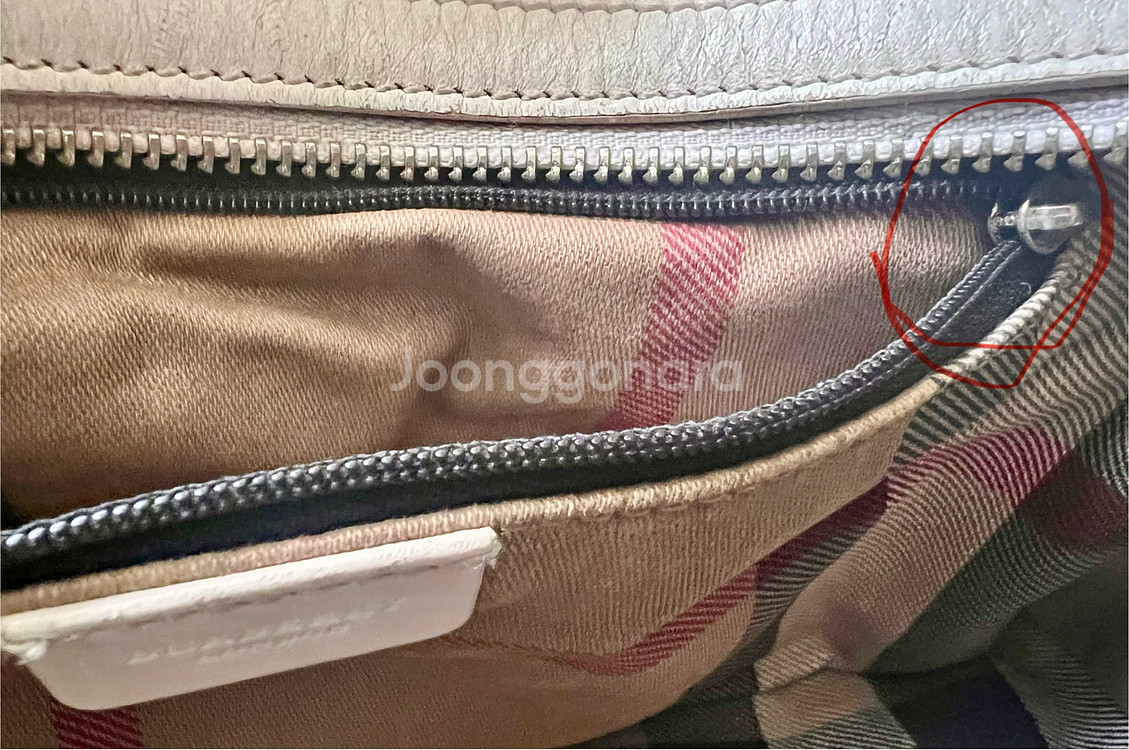 버버리 토드백 숄더백 핸드백 팝니다--4