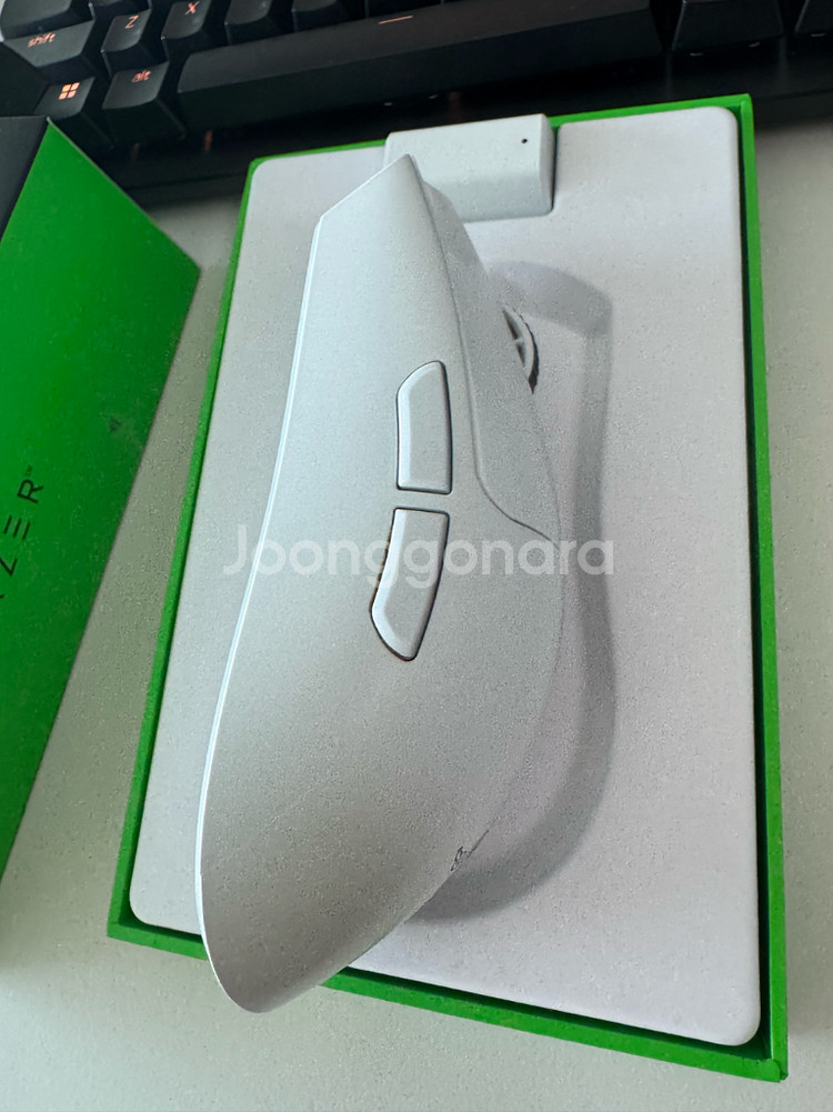 레이저 바이퍼 v3 pro 바브삼 화이트 마우스--1