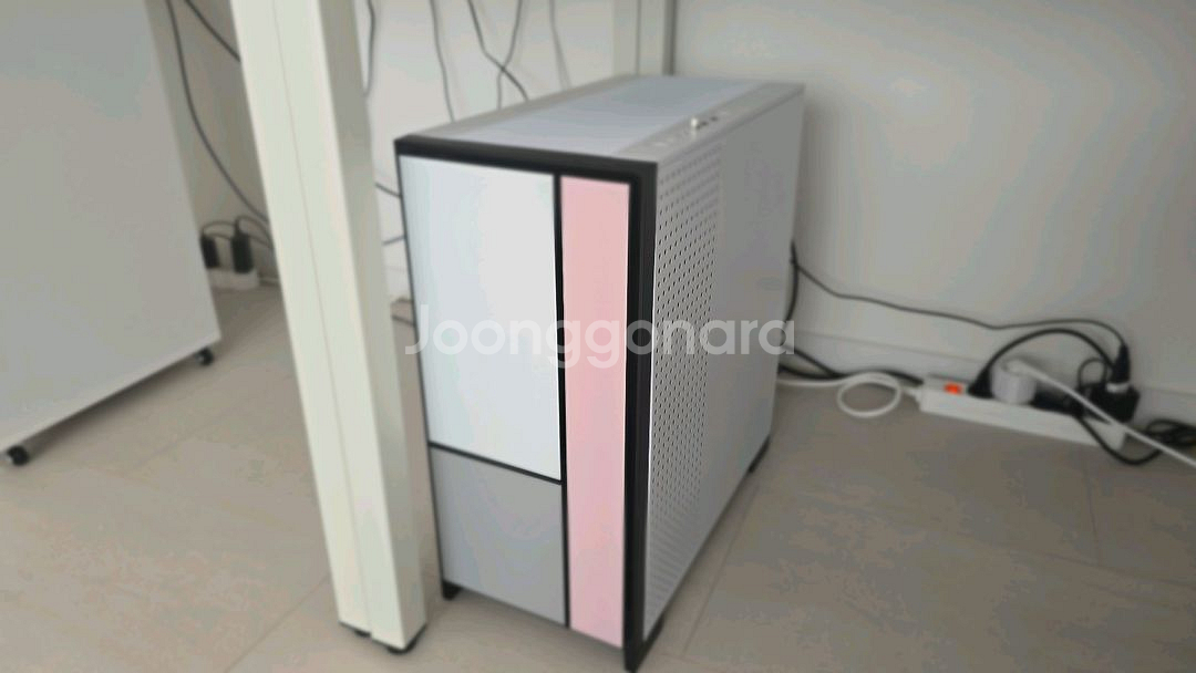 화이트 몬드리안 컴퓨터 본체 부품 구성 좋음--8