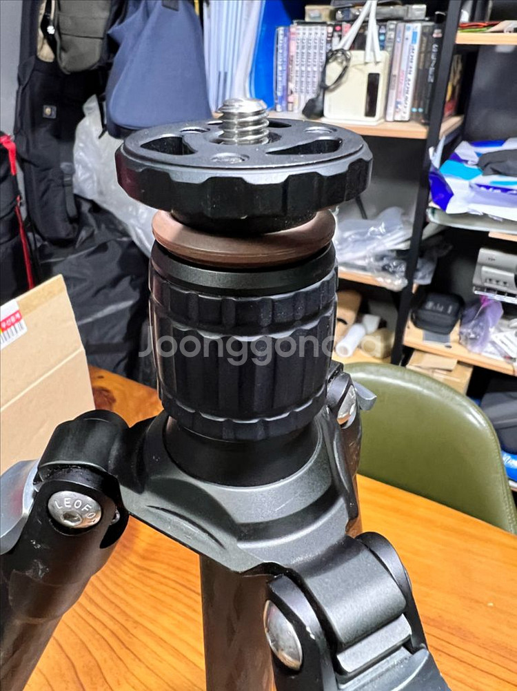레오포토 LN-254ct 트라이포드 팝니다.--2