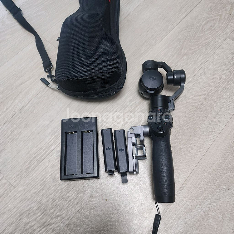 DJI 오즈모 모바일 젠뮤즈X3 짐벌카메라--1
