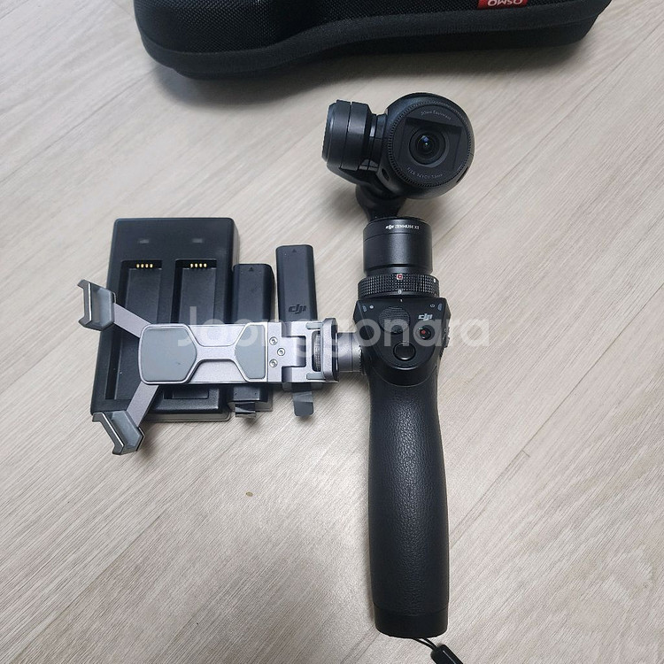 DJI 오즈모 모바일 젠뮤즈X3 짐벌카메라--3