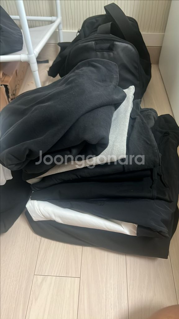안입는 옷 팝니다(칼하트, 아디다스, 퓨마)--1