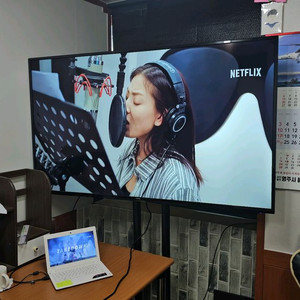 65인치 UHD 4K TV 와 이동식TV거치대
