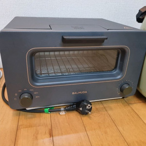 발뮤다 토스터기