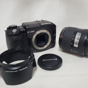 Olympus E-300 with 14-45mm 렌즈
