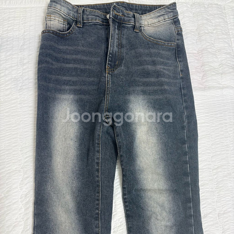에이블리 빈티지 워싱 그레이시 중청 부츠컷 청바지--1