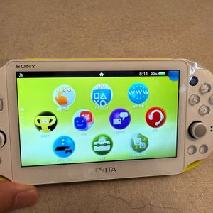 PS Vita 2세대 라임색