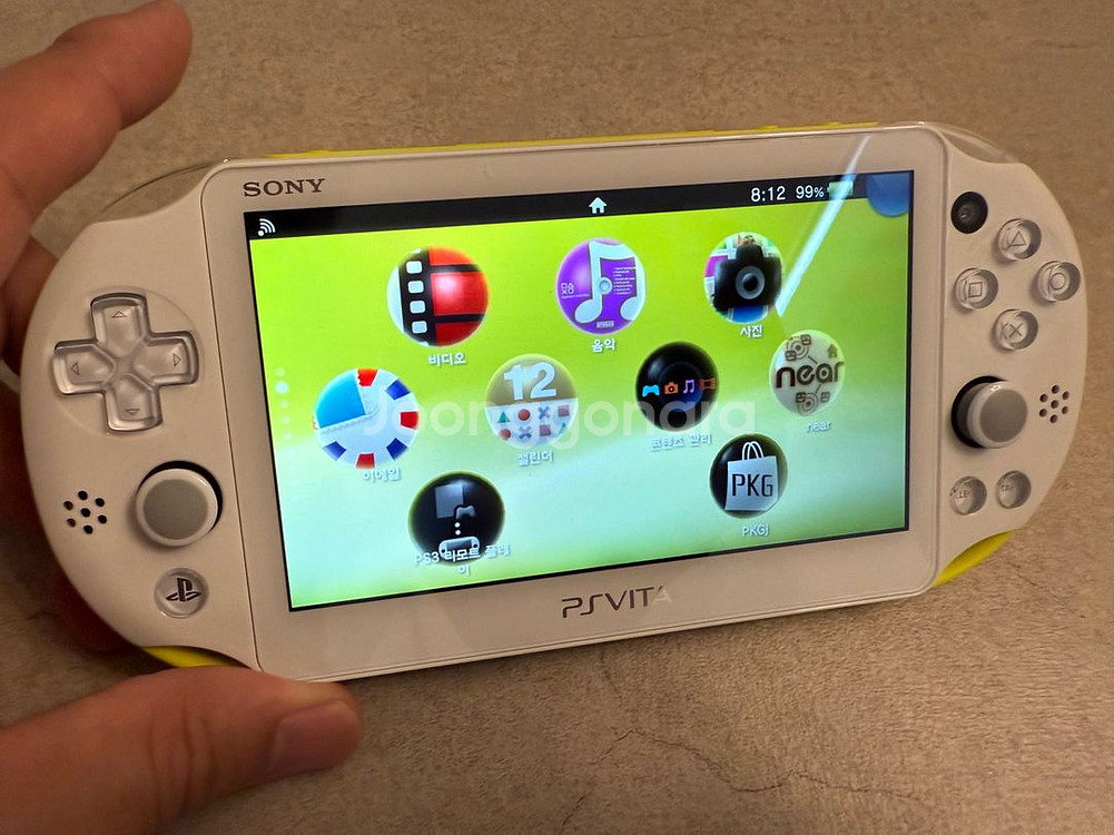 PS Vita 2세대 라임색--1