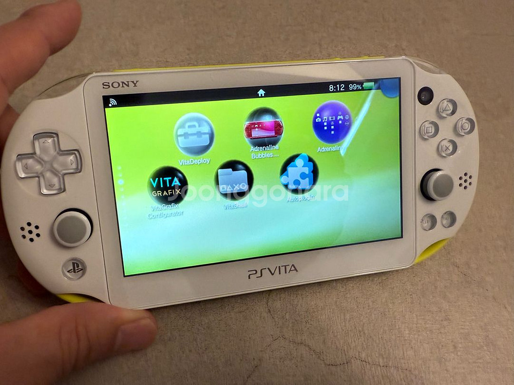 PS Vita 2세대 라임색--2