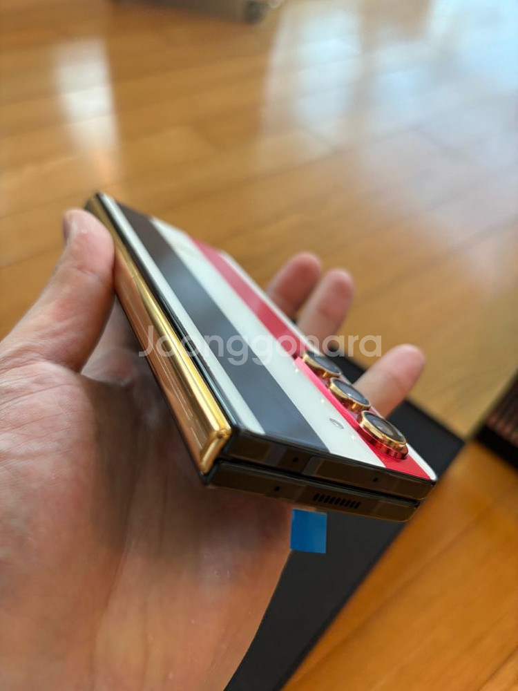 갤럭시 Z폴드5 톰브라운 에디션 512gb 판매합니다.--4