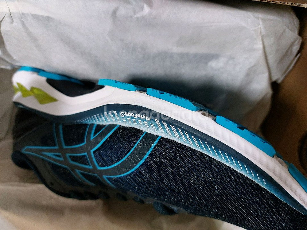 아식스 젤카야노 27 [250] 2e--1