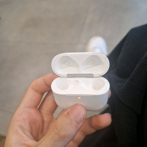 애플 에어팟 4세대 오른쪽 본체 팔아요 따로 판매 가능