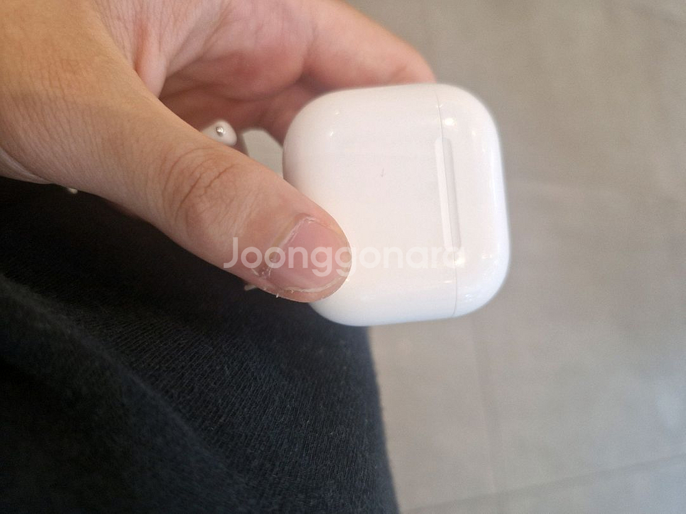 애플 에어팟 4세대 오른쪽 본체 팔아요 따로 판매 가능--3