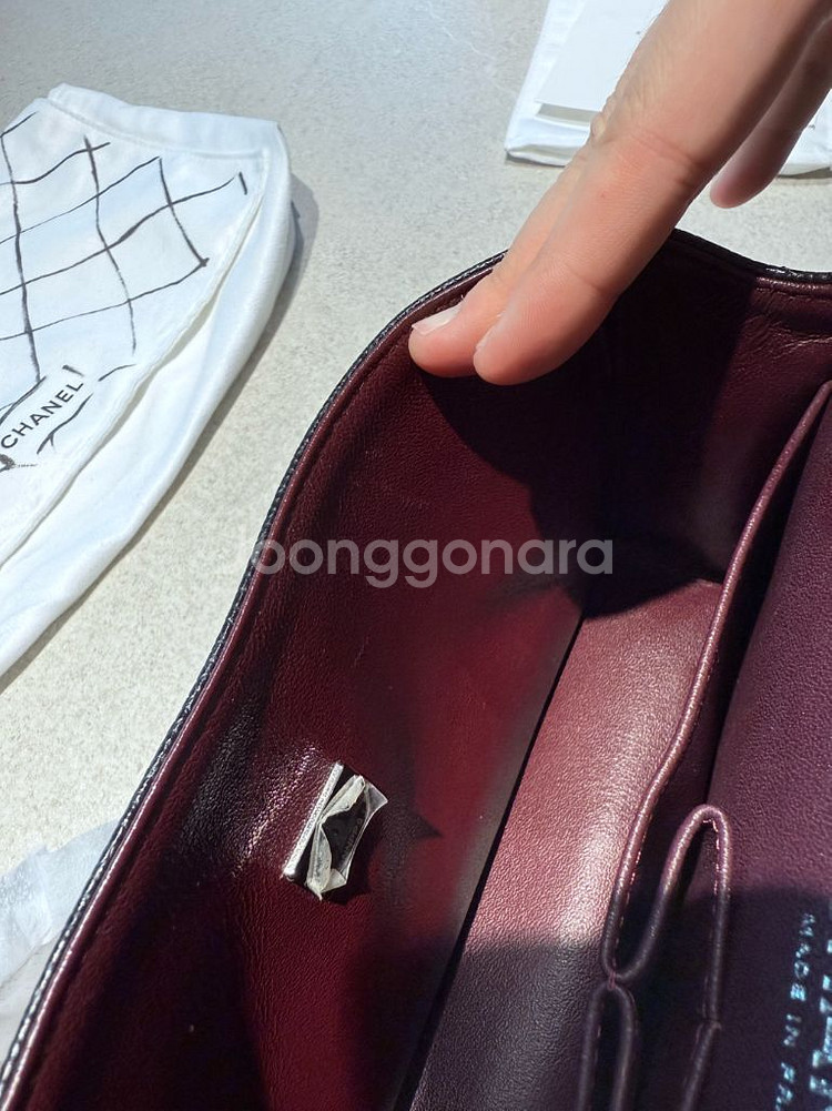 샤넬 클래식 미디움 캐비어 블랙 은장--7